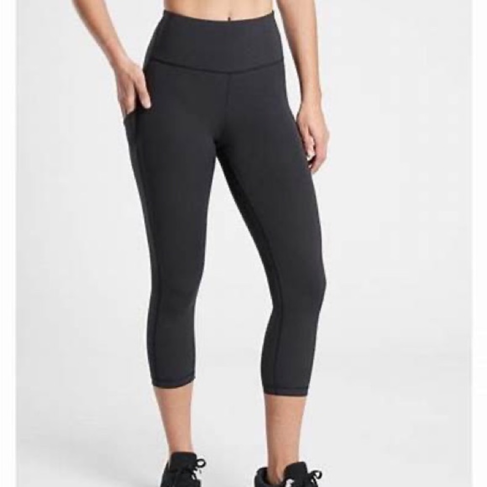 Athleta Black Ultimate Stash Pocket Capri Leggings